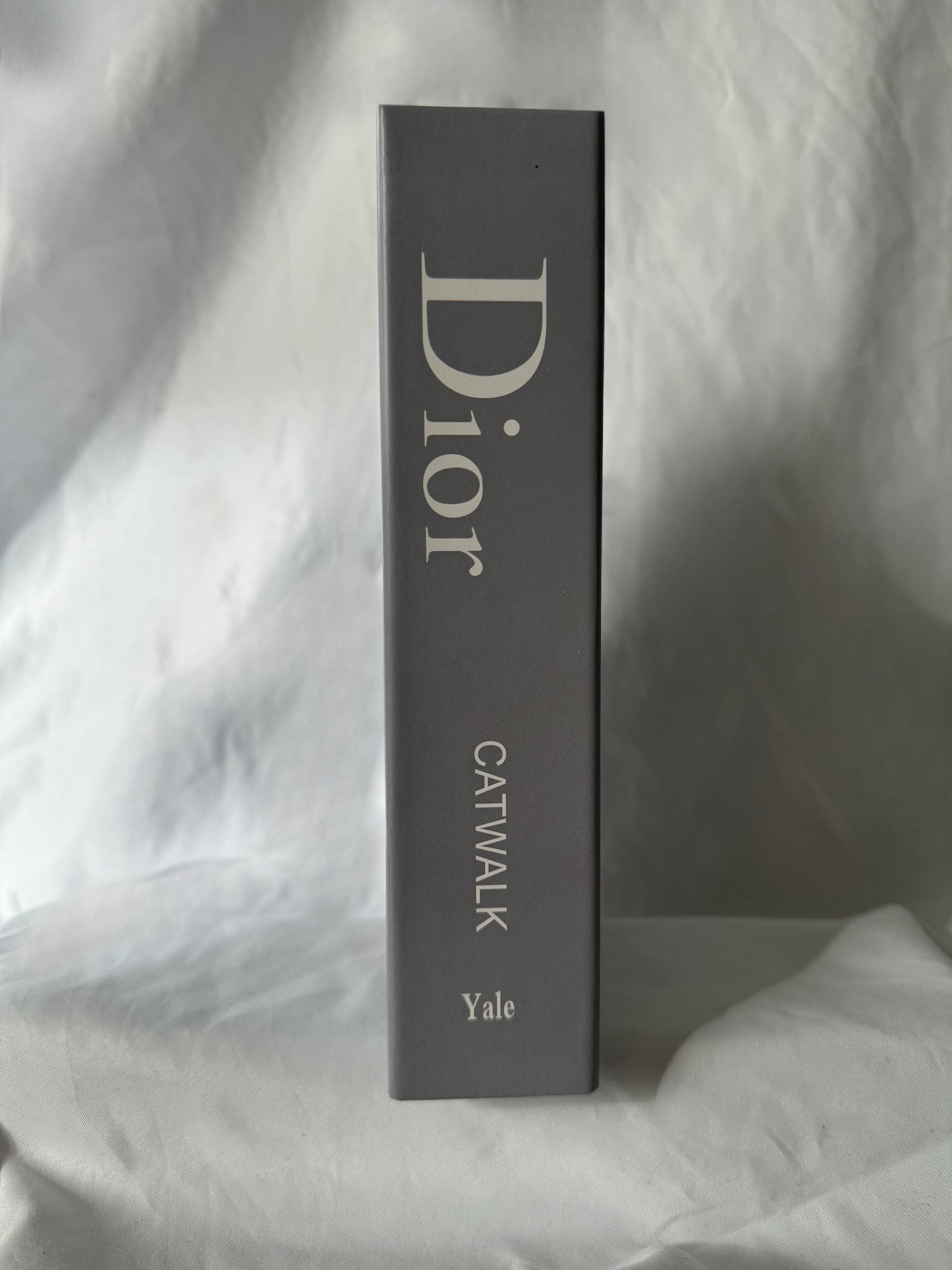 Geschlossenes Hardcover no. 4