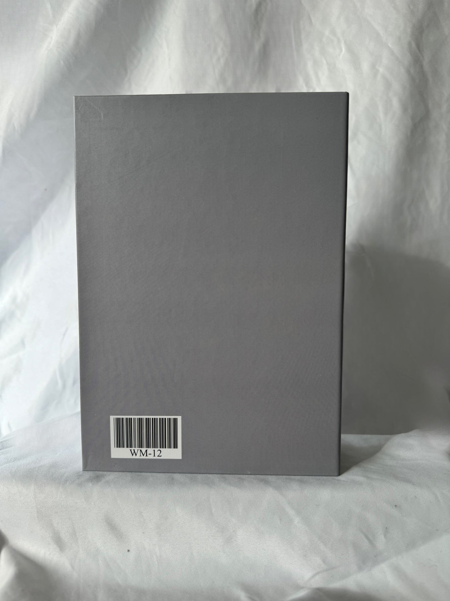 Geschlossenes Hardcover no. 4