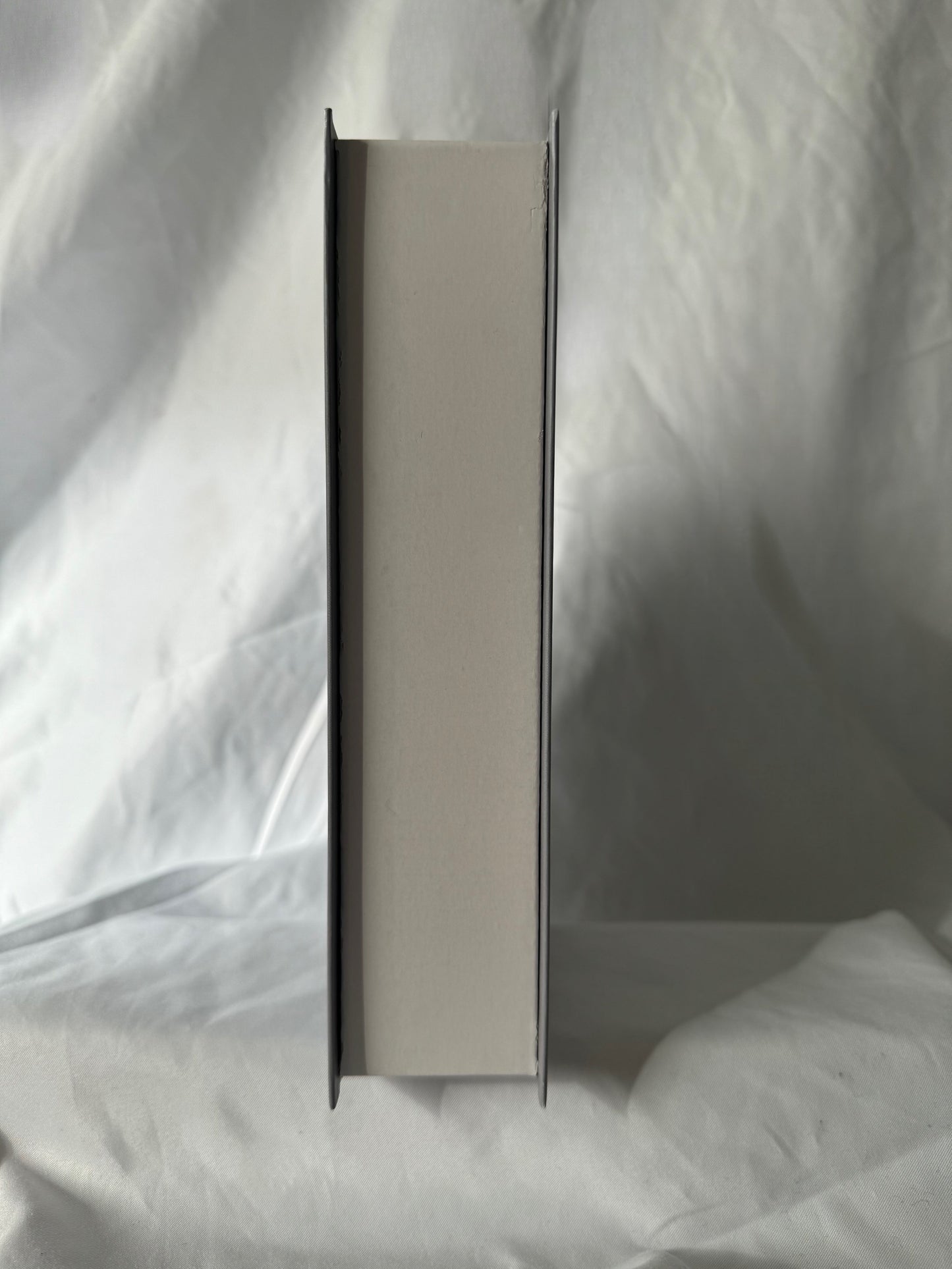 Geschlossenes Hardcover no. 4