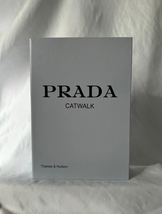 Geschlossenes Hardcover no. 3