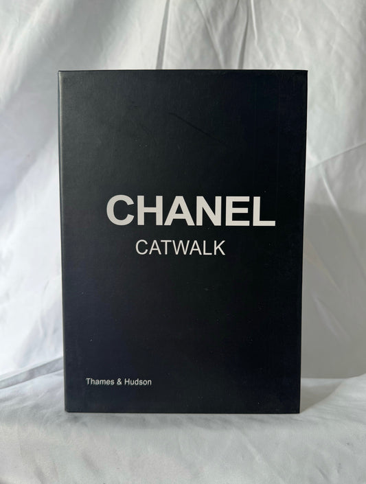 Geschlossenes Hardcover no. 1