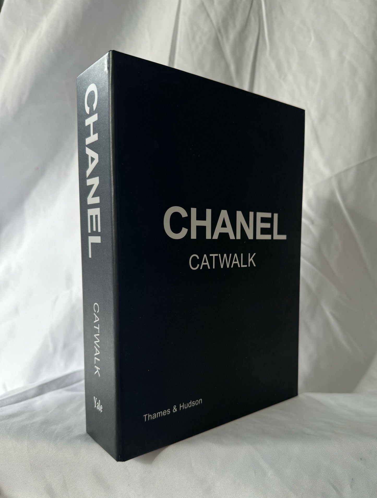 Geschlossenes Hardcover no. 1