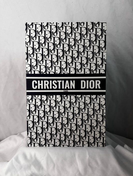 Aufklappbares Hardcover no. 7